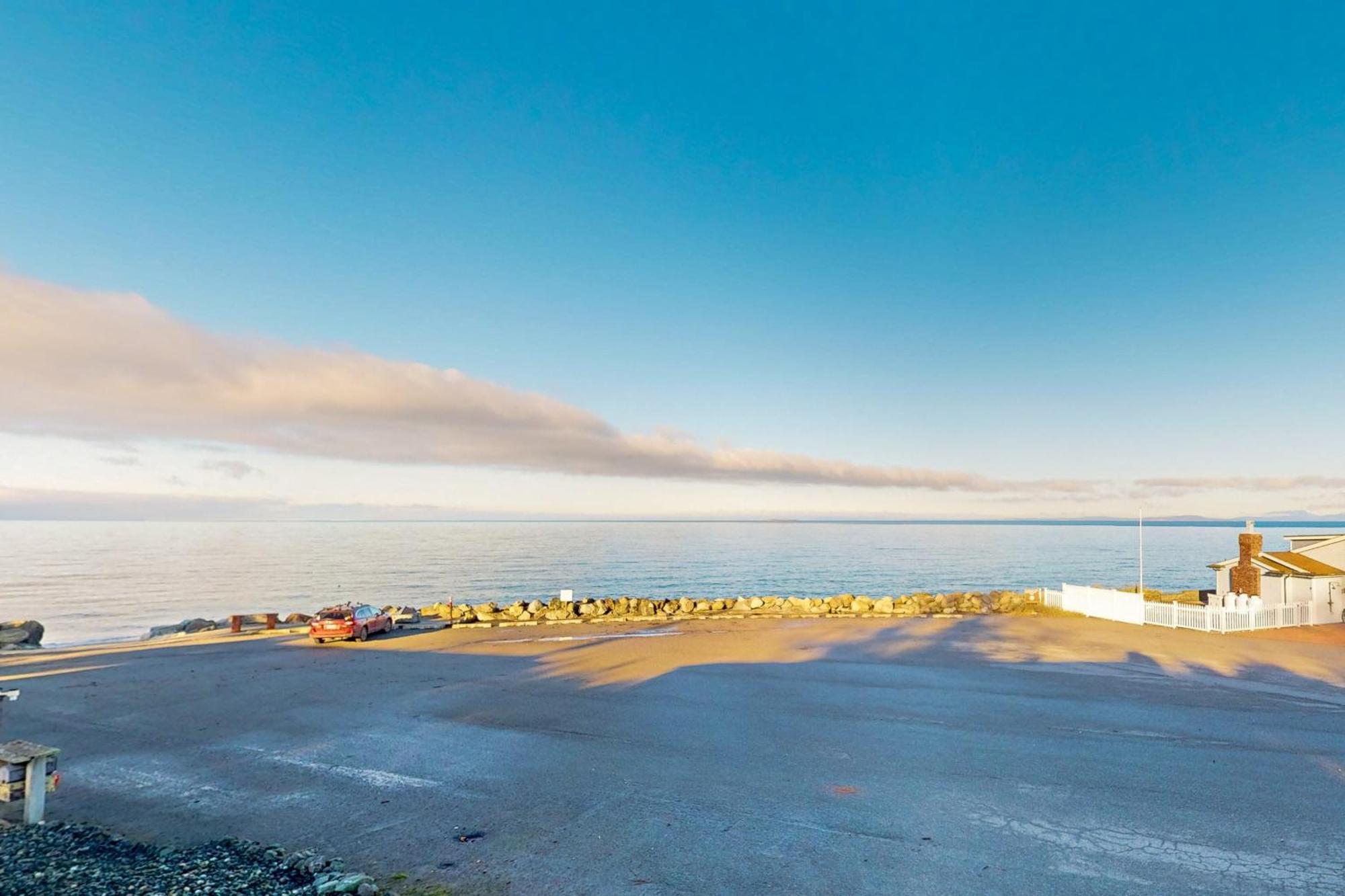 West Beach Retreat Oak Harbor Exterior photo